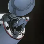 Астронавты SpaceX Crew Dragon отдалились от Земли дальше, чем любой человек за 50 лет