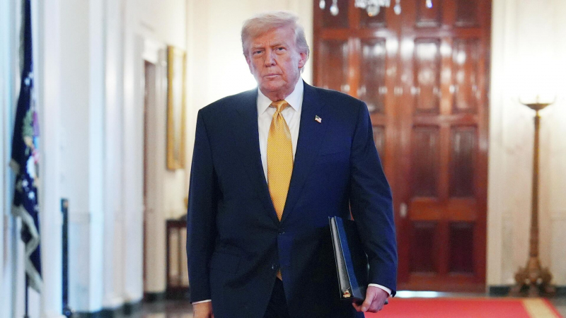 Трамп обвинил WSJ в фальсификации истории с Эпштейном