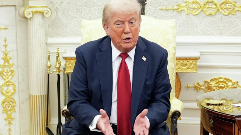 Трамп заявил, что попросил предоставить показания по делу Эпштейна